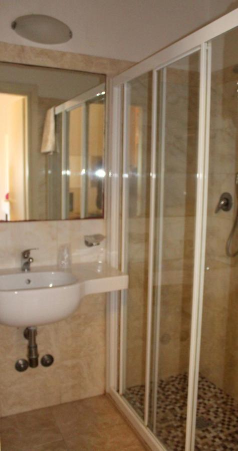 Hotel Morolli リミニ エクステリア 写真